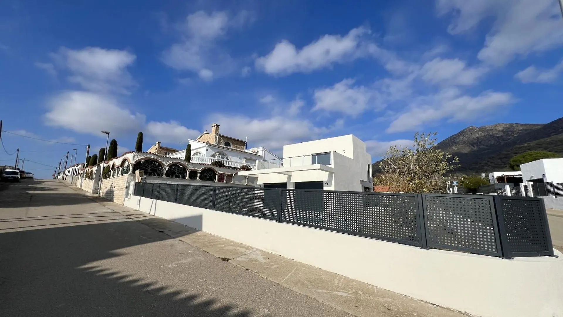 Casa Moderna Roses Con Piscina Y Jardin Mas Bosca, Roses Villa Palau Saverdera